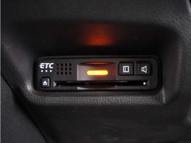 今や必需品の◆ETC車載器　装備車◆　有料道路を利用する際にスムースに通過でき、わずらわしい料金支払いから開放されます！