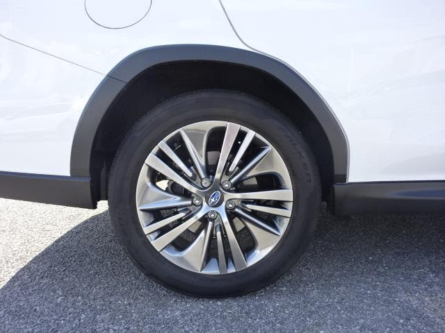 SUBARU認定U-Carは、全車12ヶ月点検、車検などの法定点検を実施。スバル専門メカニックが確かな技術で最大88項目にわたりチェックしており品質、安心を支えます！