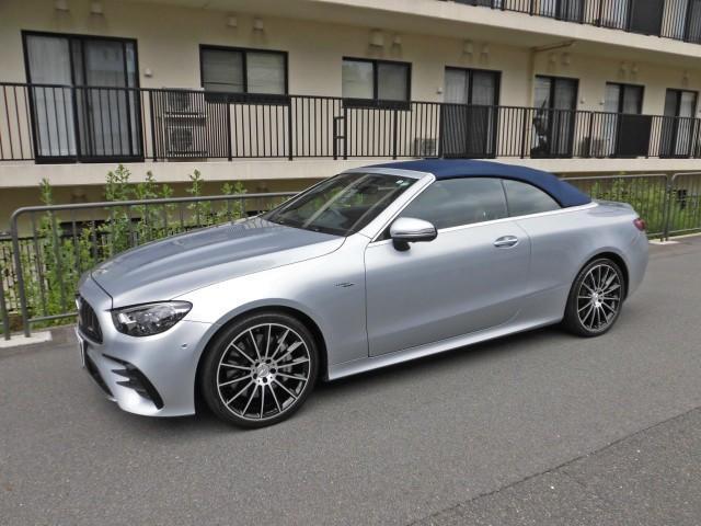 ハイテックシルバーのボディとブルーソフトトップのコンビネーションが爽やかでスポーティーな印象を与えます！