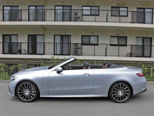 瞬時にオープンスタイルに切り替わる電動ソフトトップ！