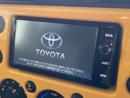 【純正ナビ】人気の純正ナビを装備しております。ナビの使いやすさはもちろん、オーディオ機能も充実！キャンプや旅行はもちろん、通勤や買い物など普段のドライブも楽しくなるはず♪