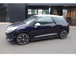 弊社では全車両の事前点検整備を実施しております。新車保証を継承しましてのご納車となります。