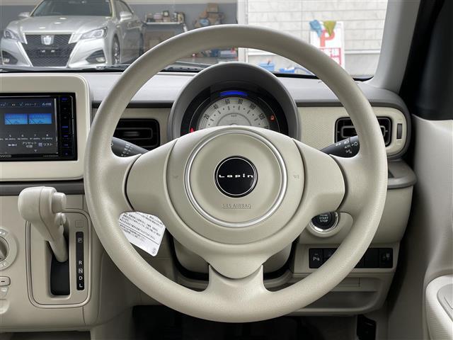 ステアリングです。店舗にて現車の確認もいただけますので、お電話で在庫のご確認の上是非ご来店くださいませ！！！