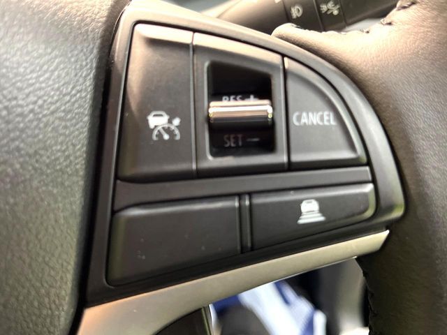 【アダプティブクルーズコントロール】高速道路での長距離走行が楽に！！自動で速度を保つクルーズコントロールが、衝突軽減システムと連携し、前方の車両を感知して車間を保つように速度調節してくれます！！