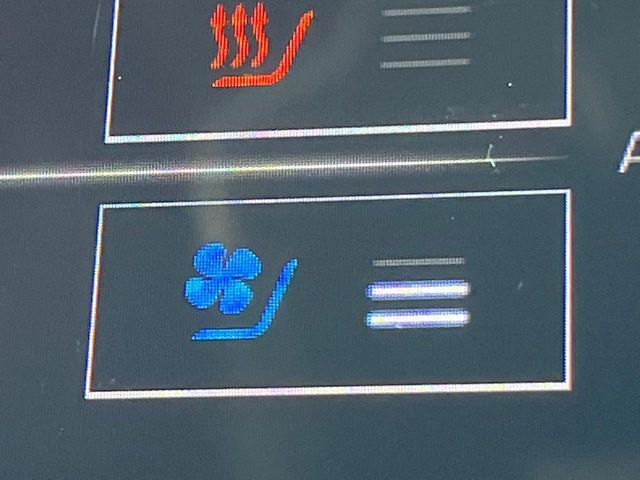 【シートベンチレーション】夏場は涼しい風でお尻や背中の熱やムレを防ぎ、冬はエアコンよりも早く温まってポカポカに！季節を問わず快適に過ごせます。