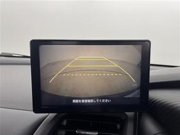 【バックモニター】後ろのカメラの映像をモニターに映し出すことができます！後方の見えない死角や、障害物との距離感をしっかり確認することができます！駐車が苦手な方におすすめです。