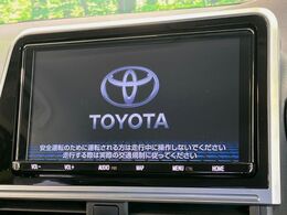 【大画面ナビ】人気の大型ナビを装備。存在感のある大画面はインパクト大！ナビ利用時のマップ表示は見やすく、テレビやDVDは臨場感がアップ！いつものドライブがグッと楽しくなります♪