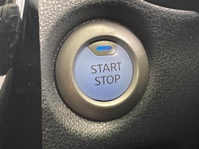 全国から厳選されたお車を展示しております。ご希望の在庫を店頭で検索することも可能ですので、お気軽にご相談ください！