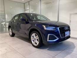 《Audi認定中古車》ならではのクオリティ、高度な訓練・教育を受けたAudi専門のメカニックがご納車前に100項目にも及ぶ精密な点検を行います。