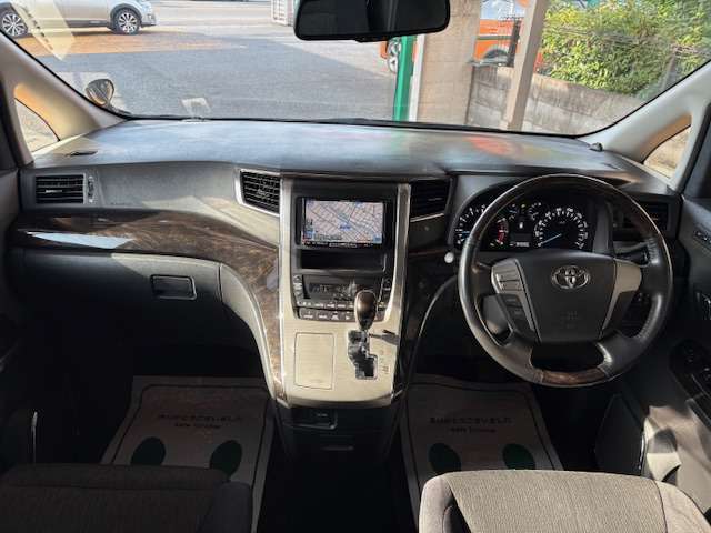 運転席廻りの画像です！操作スイッチ類も比較的に綺麗な状態です♪他に詳細画像をご希望の方はこちら！【1st@e-g-a.co.jp】へご連絡ください！