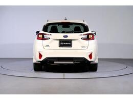 バックカメラ装備。後退時ブレーキアシスト。後退時 車体後部に装着されたソナーセンサーが障害物を検知。衝突の危険がある場合はブレーキをかけ 被害を軽減又は防止します。