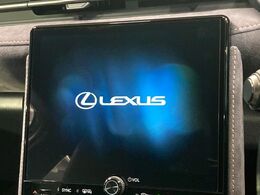 【9.8インチ　ディスプレイオーディオ】大画面のディスプレイはAppleCarPlayやAndroidAutoが利用可能。大きな画面でスマホナビアプリ等が利用いただけます♪
