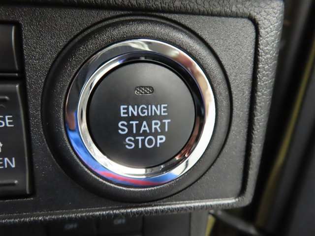 プッシュスタートです。エンジンの始動、停止がワンタッチ操作で出来ます。