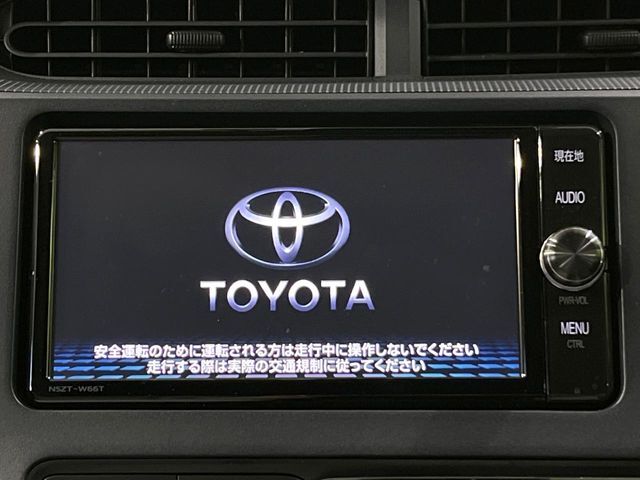 【純正ナビ】人気の純正ナビを装備。オーディオ機能も充実しており、Bluetooth接続すればお持ちのスマホやMP3プレイヤーの音楽を再生可能！毎日の運転がさらに楽しくなります！！