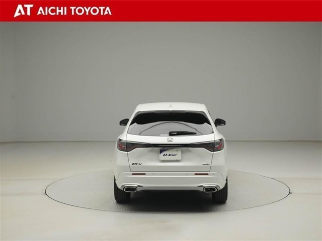 バックドア開閉は電動です。