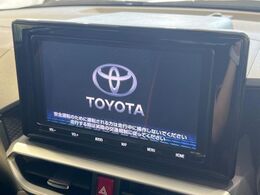 【純正9型ナビ】人気の純正ナビを装備。オーディオ機能も充実しており、Bluetooth接続すればお持ちのスマホやMP3プレイヤーの音楽を再生可能！毎日の運転がさらに楽しくなります！！