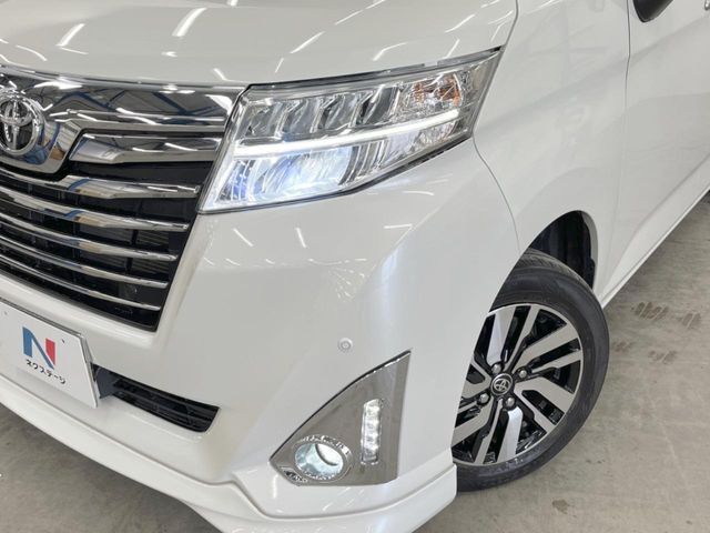 【LEDヘッドライト】悪天候や夜間走行時も良好な視界を確保し安心して運転できる高輝度LEDヘッドライトを装備！点灯速度が早く、消費電力も抑えられています。