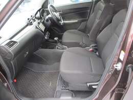 内装ルームクリーニング済みです。しっかり綺麗にしていますので、是非、お確かめください。納車時にはもう一度キレイにいたしますよ！