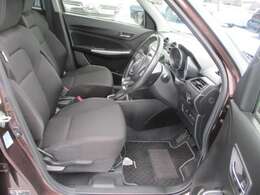 内装は前ユーザー様の使用状態が良く気になる匂いや汚れ等も無く大変綺麗な状態が維持されております。