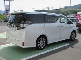 走りにこだわりながら収納力も持ち合わせたお車です。荷物を載せて軽快なドライブを楽しめますよ♪