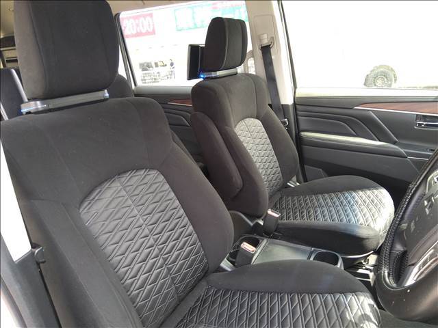 4WD☆禁煙車☆ターボ☆ナビ☆バックカメラ☆Bluetooth☆FCM☆両側パワスラ☆レーダークルーズ☆LEDオートライト☆後席モニター☆ETC☆アイドリングストップ☆オートホールド☆試乗できます☆