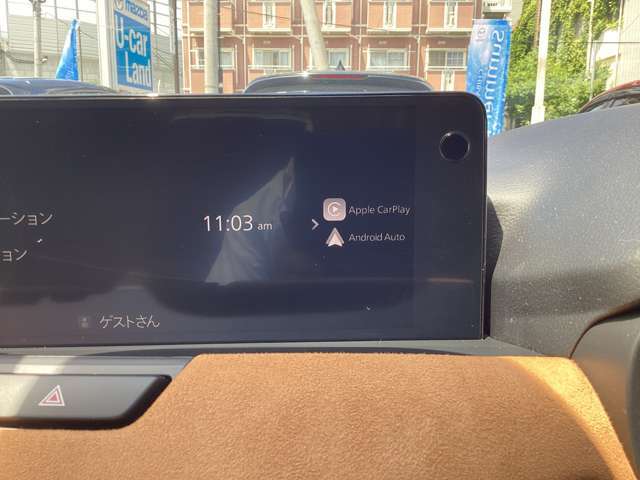 ワイヤレスAppleCarPlayと有線AndroidAutoが利用可能、スマートフォンアプリの一部の機能を車で操作可能になります。