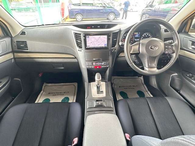 運転席廻りの画像です！操作スイッチ類も比較的に綺麗な状態です♪他に詳細画像をご希望の方はこちら！【1st@e-g-a.co.jp】へご連絡ください！