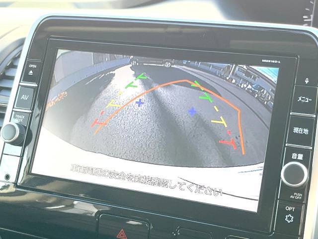 【バックカメラ】駐車時に後方がリアルタイム映像で確認できます。大型商業施設や立体駐車場での駐車時や、夜間のバック時に大活躍！運転スキルに関わらず、今や必須となった装備のひとつです！