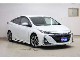 カーズクラブ　OUTLET店がスタートいたしました！！アウトレット車両は全車6ヶ月or5千km無償保証付きです！※また、こちらの車両はアウトレット車両ではございません。