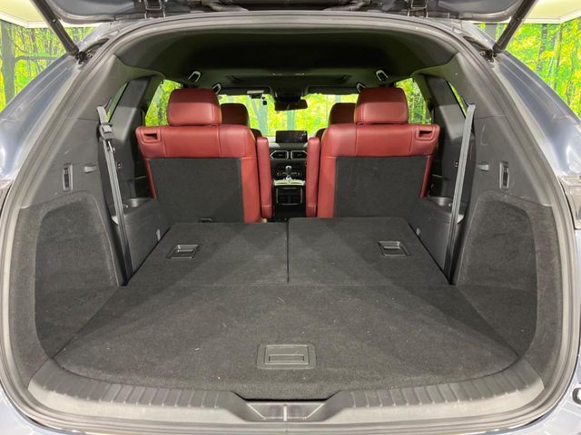 普段のお買い物や通勤、送迎等に十分な荷室スペースを確保しております。セカンドシートを倒すと、大きな荷物の積載も可能です♪