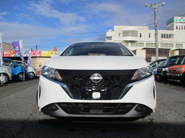 ☆併設サービス工場で徹底整備☆全車エンジンオイル、エレメント、ワイパーゴム交換☆ アフターサービスでは、点検、鈑金そしてラクラク車検で安心☆ご購入後もおまかせください☆