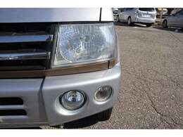 変色、劣化もなく綺麗なクリアレンズです。フォグランプ搭載！