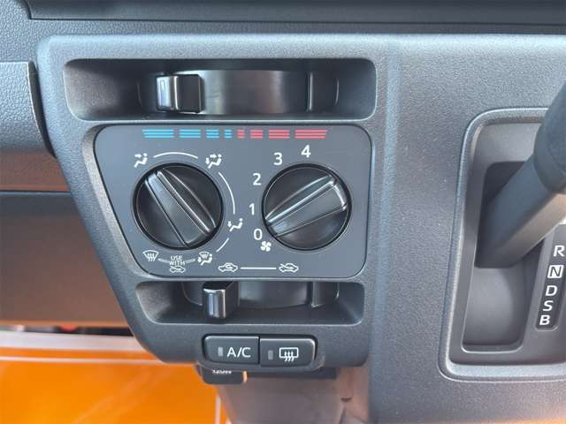 ★わかりやすく丁寧な対応★　★お車のご購入が初めての方や、お車に詳しくない方でも分かりやすい、ご説明を心掛けています★　★少しでもお客様のお役に立ちたいと全スタッフ思っております★
