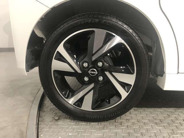 タイヤサイズは165/55R15です☆