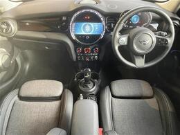 【インパネ全体】『インパネ全体』の画像になります。写真の内容に関してご不明点、ご質問等がございましたらお気軽にガリバー店舗までお問い合わせください。