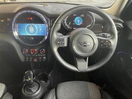 【ハンドル】『ハンドル/ステアリング』の画像になります。写真の内容に関してご不明点、ご質問等がございましたらお気軽にガリバー店舗までお問い合わせください。