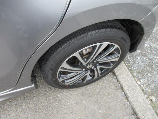 ご購入後も安心　全車保証付のお車を取り揃えております！お車を見て触って比べて頂けます。