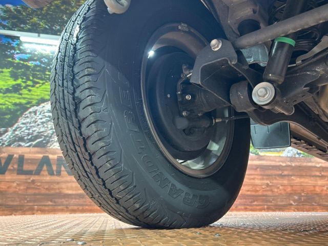 お車を安心してお乗りいただく為には、足回りの定期点検が欠かせません。サービスサポート（有償保証）では無料点検もご提供しており、安心のカーライフをお過ごしいただけるサポート体制が整っています。