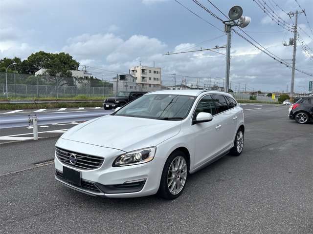 外装、内装とも綺麗な状態の車両です。現車確認と試乗でお客様ご自身で程度をお確かめ下さい♪　購入後の整備、車検、板金もお任せ下さい。