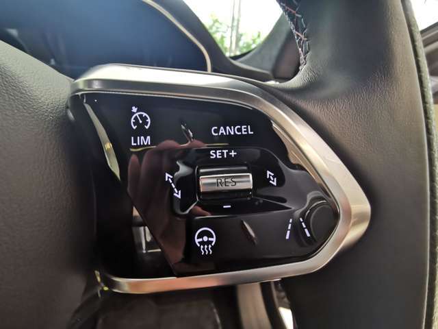 【アダプティブクルーズコントロール】前方車両を認識して自動で追従していくアダプティブクルーズコントロールが搭載されております。渋滞時などでも大変便利な機能になります。