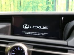 【10.3インチワイドナビ】高級感とインパクトのある大型ワイドナビを装備。各種オーディオ操作はもちろん、横長ワイド画面でのマップ2分割表示など、利便性も高いナビです♪