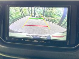 【バックカメラ】駐車時に後方がリアルタイム映像で確認できます。大型商業施設や立体駐車場での駐車時や、夜間のバック時に大活躍！運転スキルに関わらず、今や必須となった装備のひとつです！