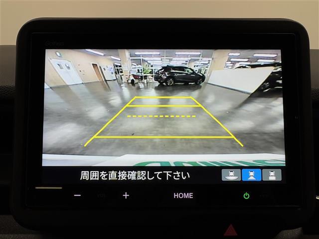 【バックカメラ】駐車時に後方がリアルタイム映像で確認できます。大型商業施設や立体駐車場での駐車時や、夜間のバック時に大活躍！運転スキルに関わらず、今や必須となった装備のひとつです！