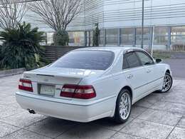 旧車・ネオクラシックカーの「専門知識」「保有在庫」の豊富さから多くのメディアより取材協力のご依頼を頂戴しております。ネオクラシックカーが初めてのお客様もご安心ください。自社の認証整備工場も完備です。