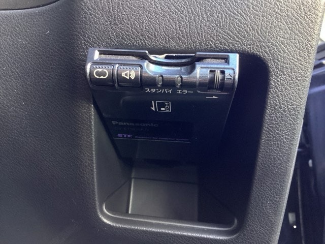 ETCも付いておりますので、高速道路の料金所もノンストップ通過可能ですよ＾＾是非揃えたい装備ですね！