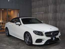 ボディーカラー『ダイヤモンドホワイト』ソフトトップ『ダークレッド』純正19インチAMG5本ツインスポークAW、MERCEDES-BENZロゴツキブレークキャリパー
