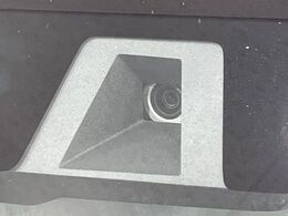 【スズキ　セーフティサポート】走行中に前方の車両等を認識し、衝突しそうな時は警報とブレーキで衝突回避と被害軽減をアシスト。より安全にドライブをお楽しみいただけます。