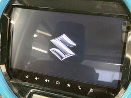 【メーカー純正ナビ】インテリアに溶け込むスタイリッシュな「専用設計」メーカーナビを装備♪視認性や操作性など基本性能にも優れ、より上質なカーライフをお楽しみいただけます。