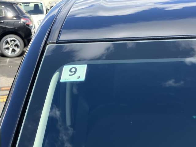 たとえばスズキのお店にある、たくさんのスズキ セーフティ サポート付き車は、正常に作動する事をしっかり確認します。