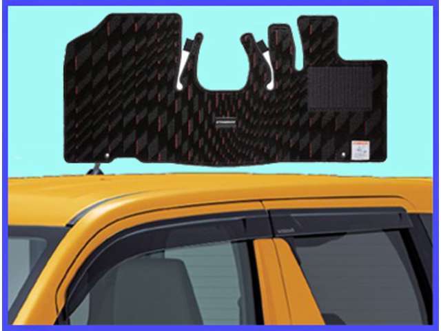 ワゴンRのフロアーマットとドアバイザーの純正品セットです。